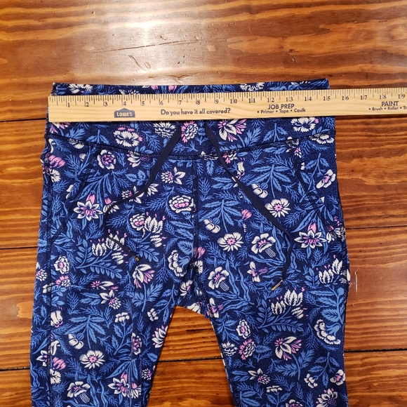Aerie Chill Play Move Drawstring Leggings, Blue & Pink Floral, Size L (Regular) - Picture 3 of 7